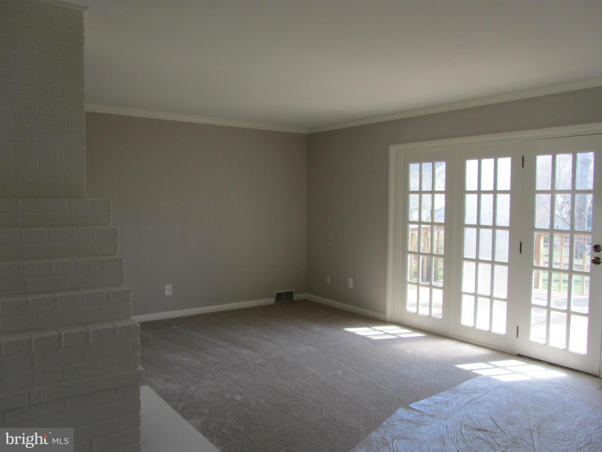 7402 Exmore Street Springfield, VA 22150 - Photo 9 of 29 Living Room