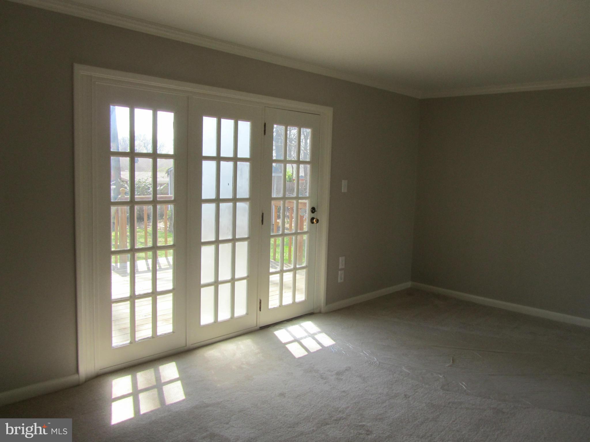 7402 Exmore Street Springfield, VA 22150 - Photo 10 of 29 Living Room
