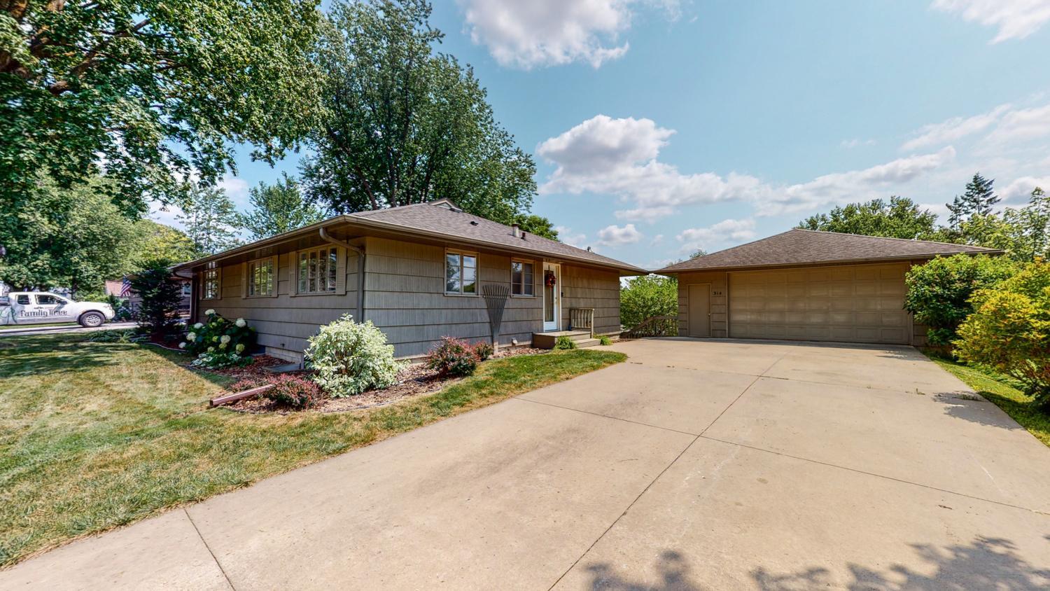 514 16th Street Northwest Rochester, MN 55901 - Photo 2 of 39