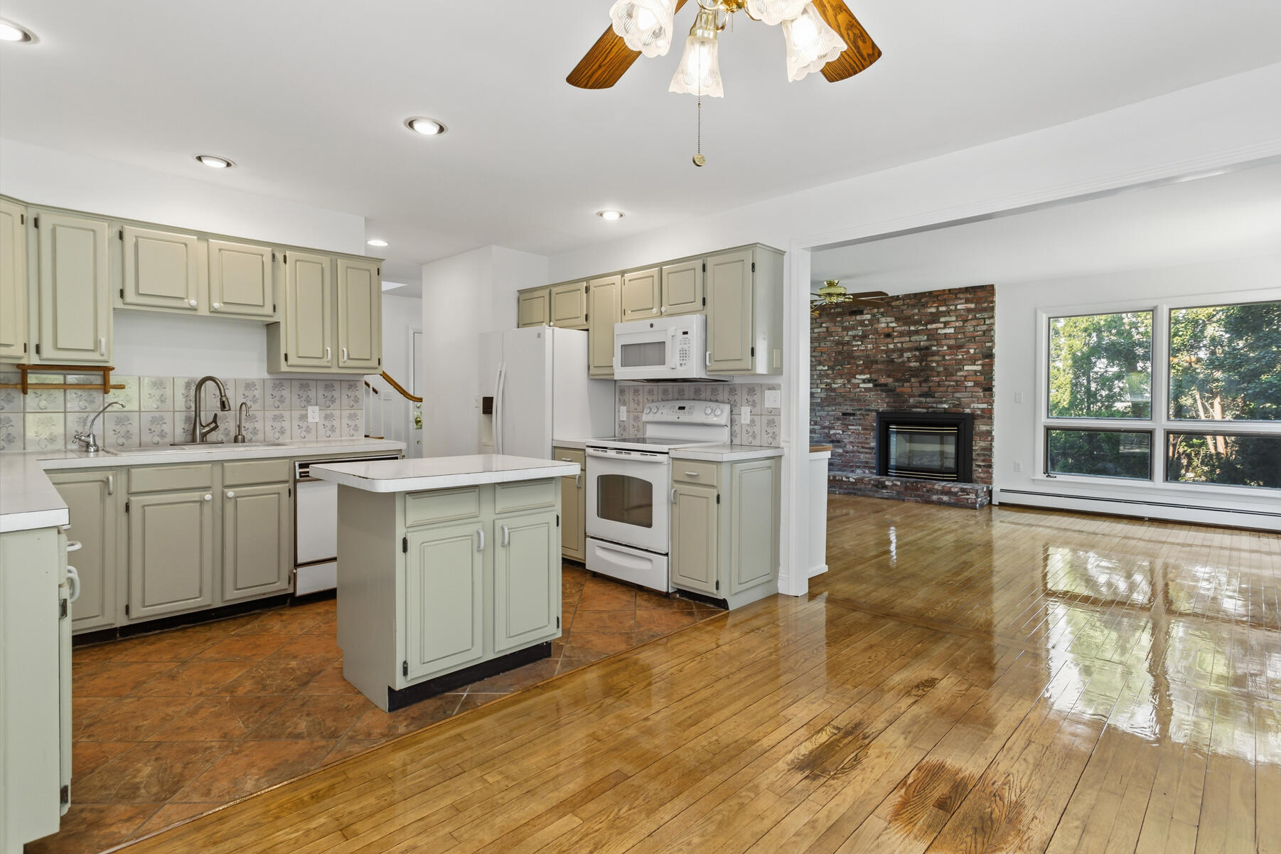 30 Rogers Road Falmouth, MA 02540 - Photo 6 of 52 016_30Rogers_050626