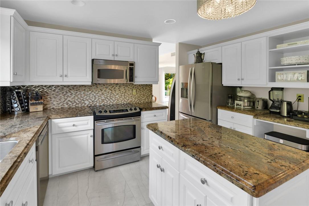 6400 Via Rosa Boca Raton, FL 33433 - Photo 6 of 53 Photo 6