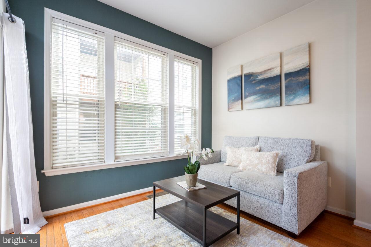 47799 Scotsborough Square Sterling, VA 20165 - Photo 20 of 53 a living room with furniture and a window