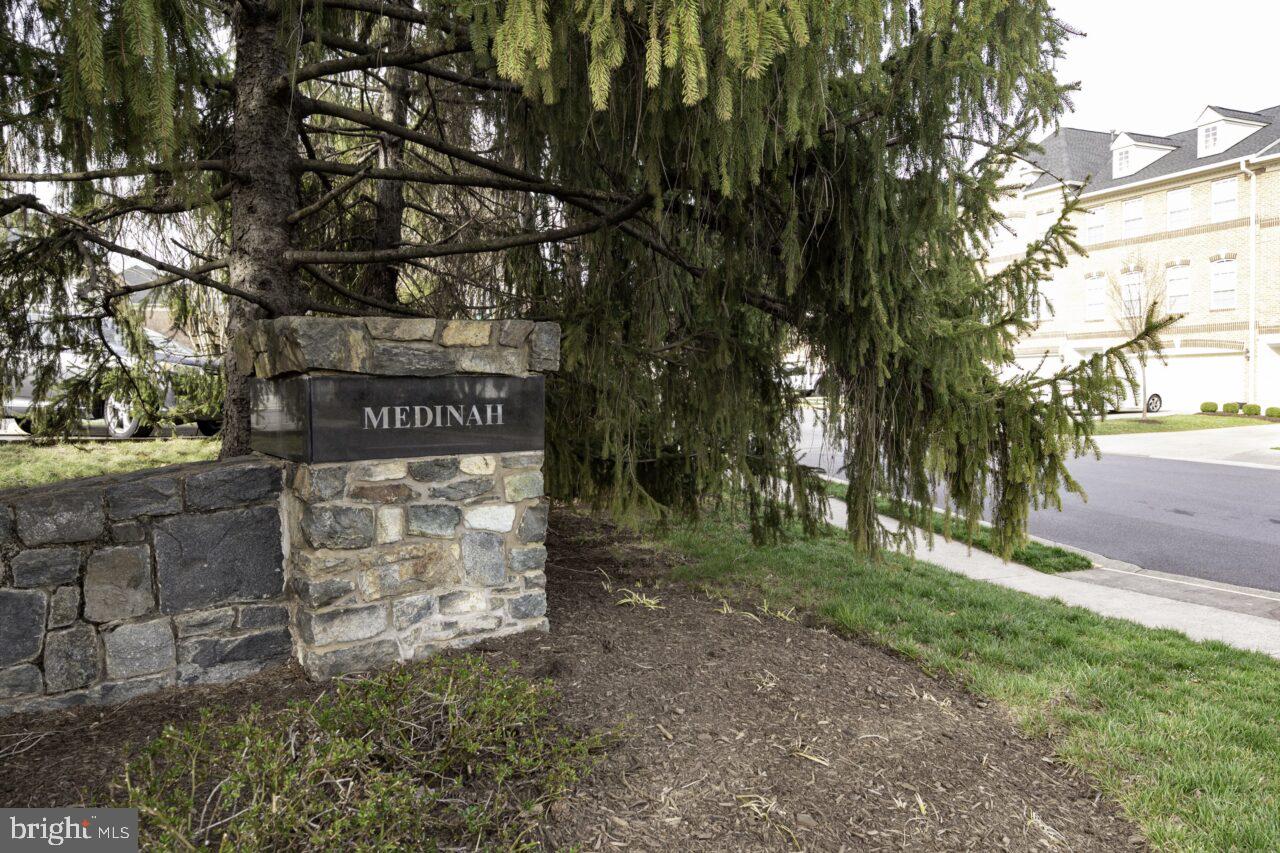 47799 Scotsborough Square Sterling, VA 20165 - Photo 44 of 53 a view of street sign