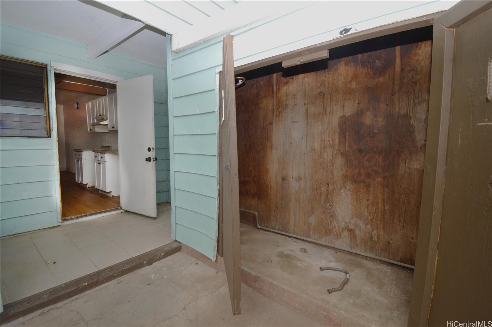 87-21317 Helelua Place, Unit 7 Waianae, HI 96792 - Photo 20 of 21 a view of walk in closet