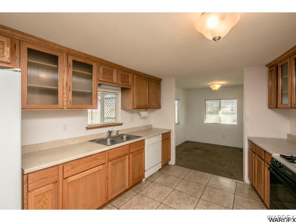 3584 Magma Road Golden Valley, AZ 86413 - Photo 2 of 27