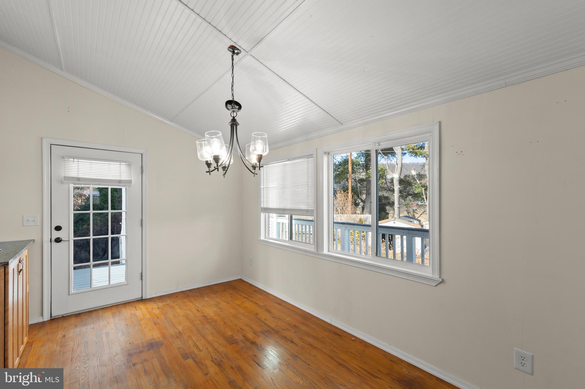 384 Perry Road Winchester, VA 22602 - Photo 14 of 57