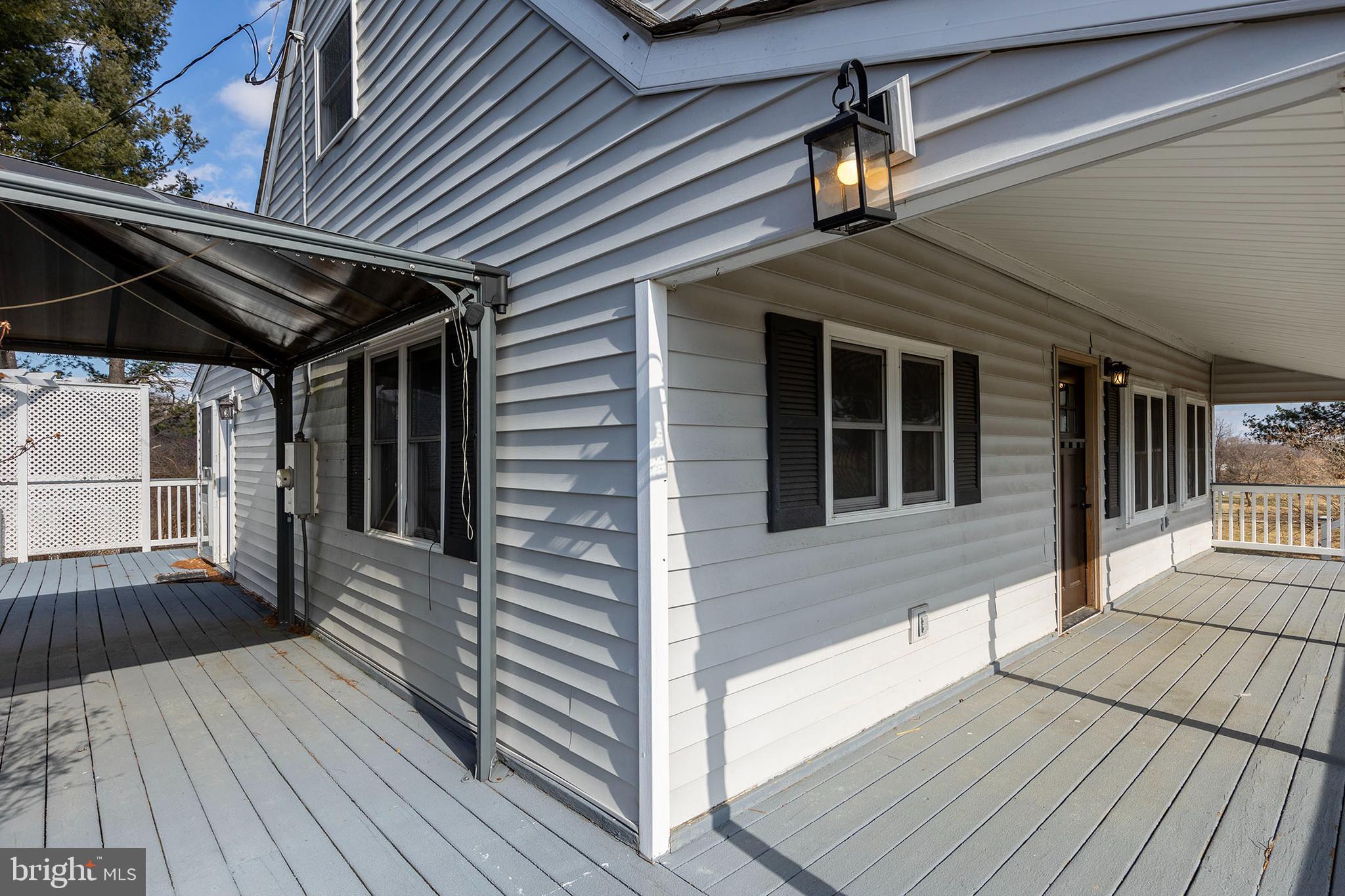 384 Perry Road Winchester, VA 22602 - Photo 4 of 57