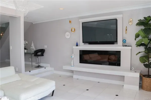 $6,000 | 3726 Montego Drive, Huntington Beach, CA 92649