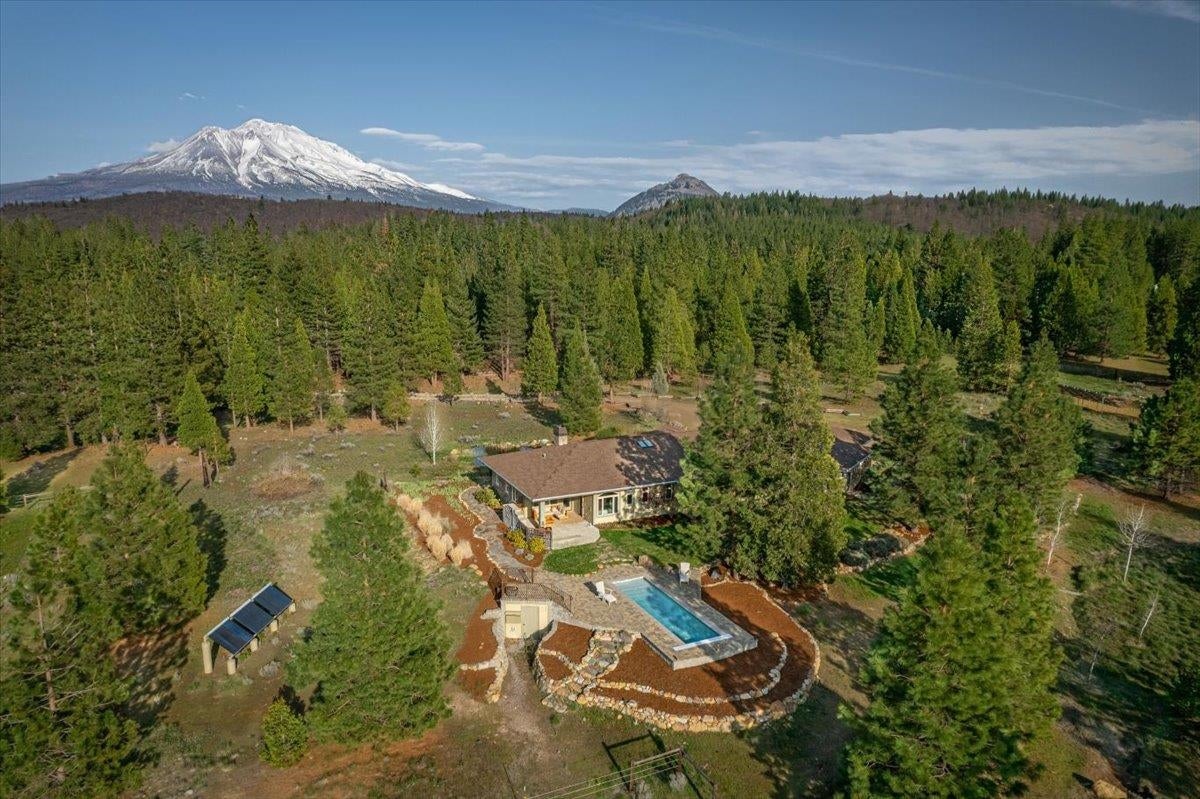 4215 Columbine Road Weed, CA 96094 - Photo 5 of 37 Gallery Image 5
