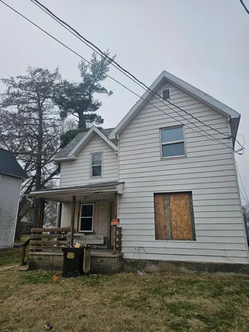 $24,900 | 402 6th Avenue, Rock Falls, IL 61071