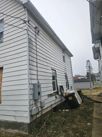 $24,900 | 402 6th Avenue, Rock Falls, IL 61071