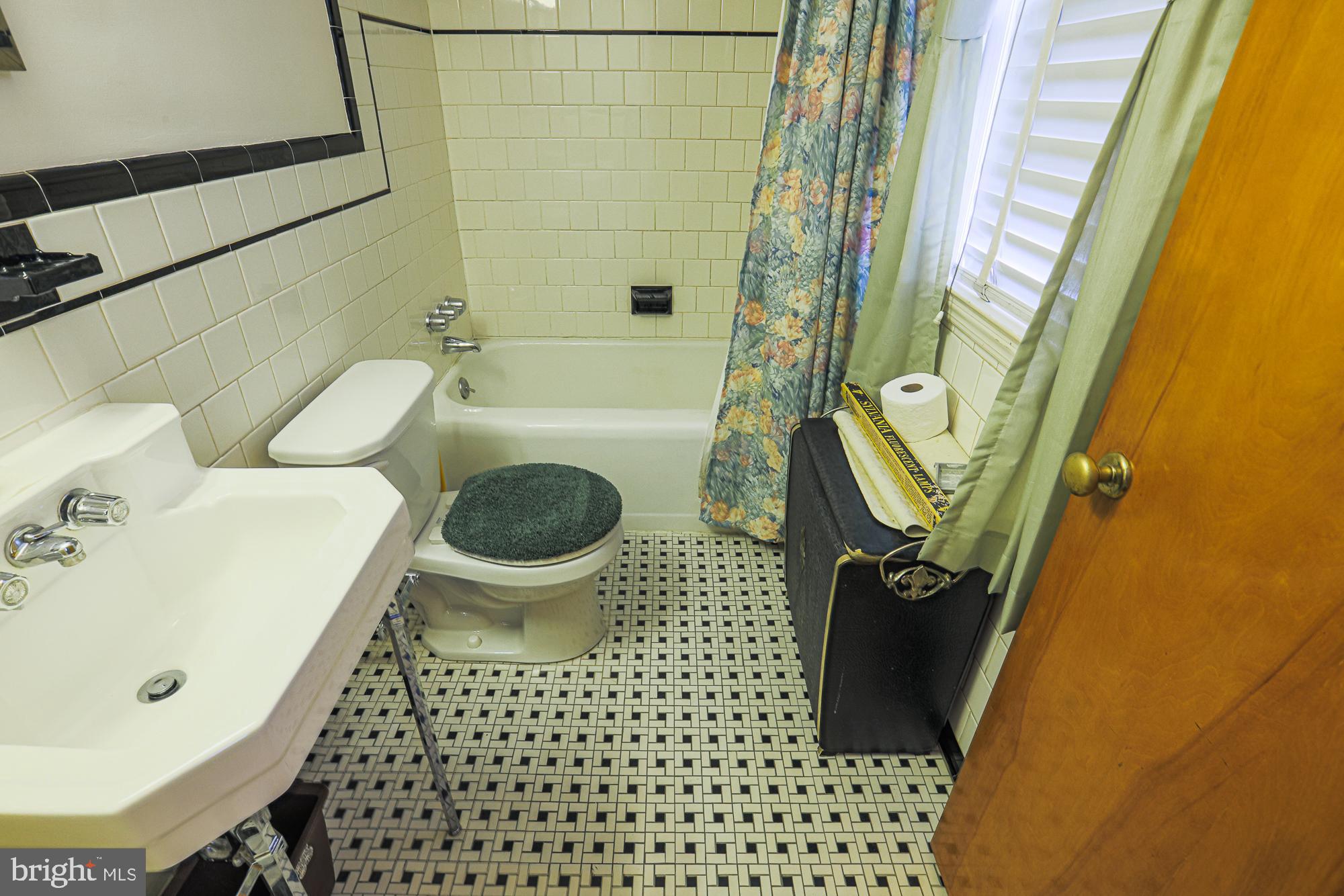 8108 Woodhaven Road Baltimore, MD 21237 - Photo 10 of 22 Gallery Image 10