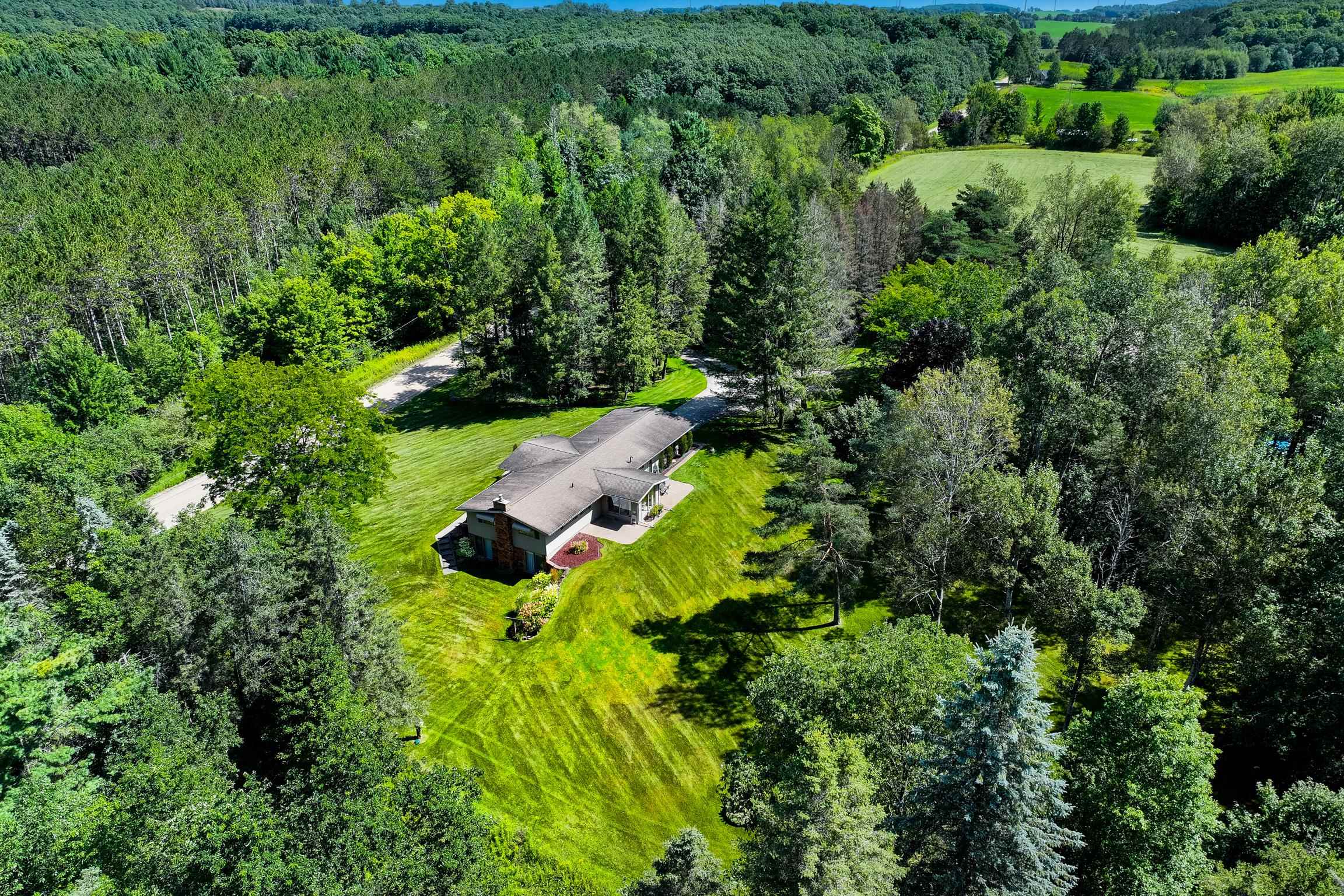 10080 East 50 Road Cadillac, MI 49601 - Photo 5 of 57