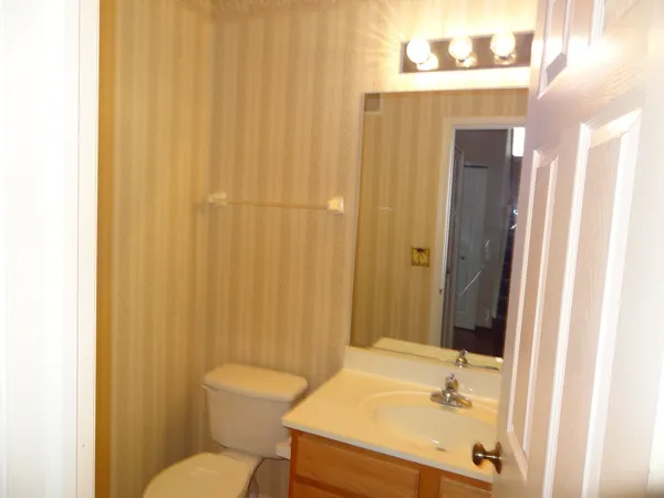 $2,099 | 2154 Cypress Court, Unit 2154, Montgomery, IL 60538
