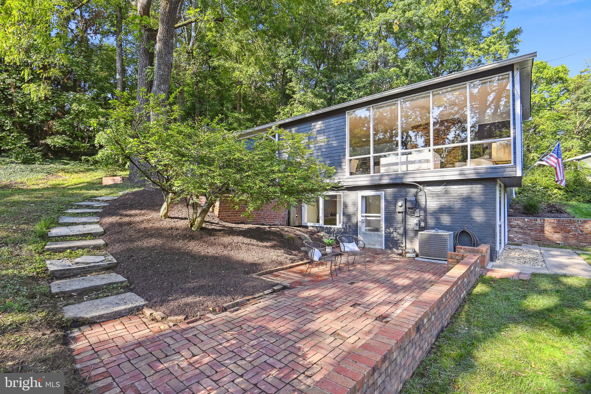 7302 Rippon Road Alexandria, VA 22307 - Photo 2 of 45