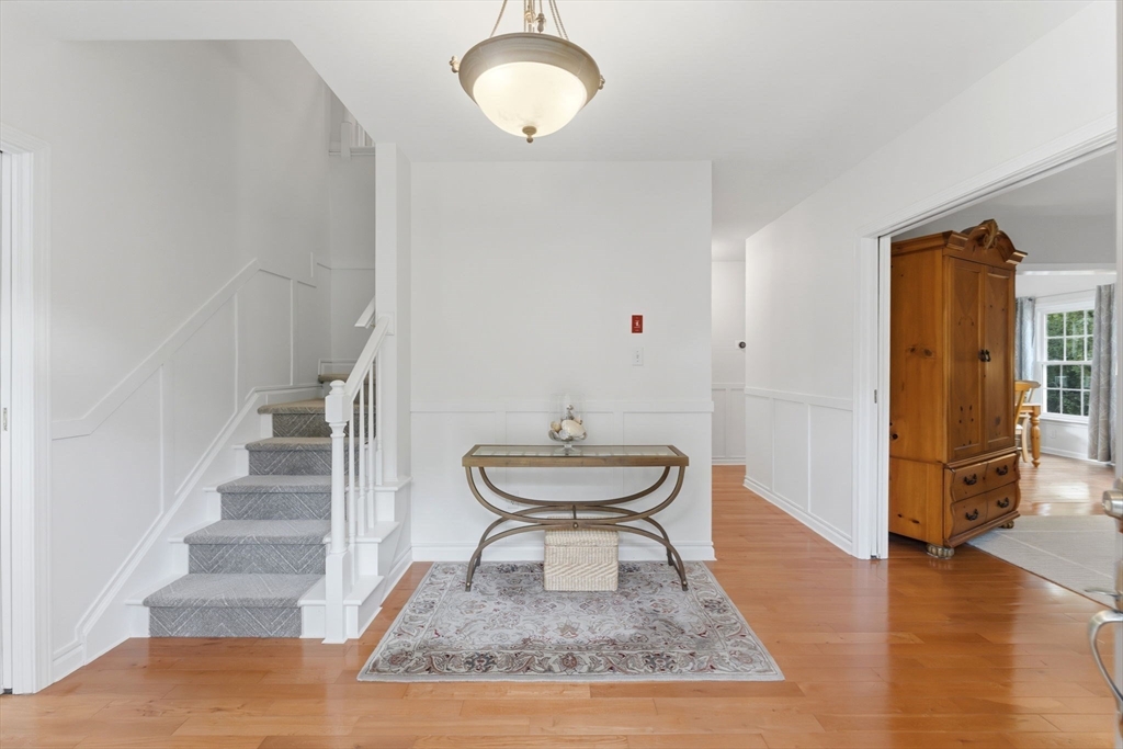 19 Old Farm Road Douglas, MA 01516 - Photo 4 of 42