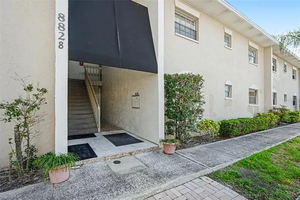$2,150 | 8828 Bay Pointe Drive, Unit 104, Tampa, FL 33615