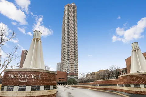 $575,000 | 3660 North Lake Shore Drive, Unit 3201, Chicago, IL 60613