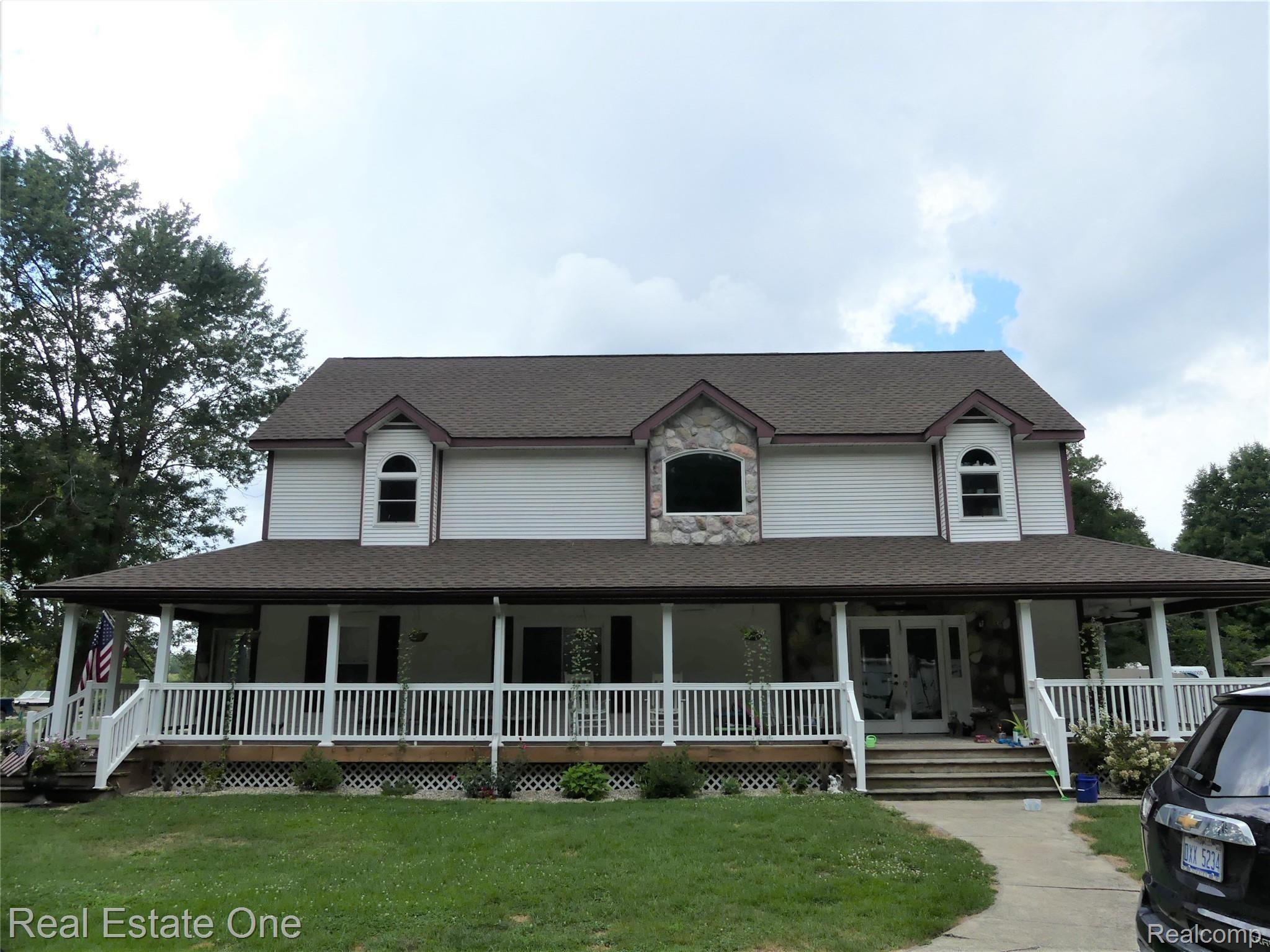 34016 Steadman Road New Boston, MI 48164 - Photo 4 of 46 P1030411.JPG