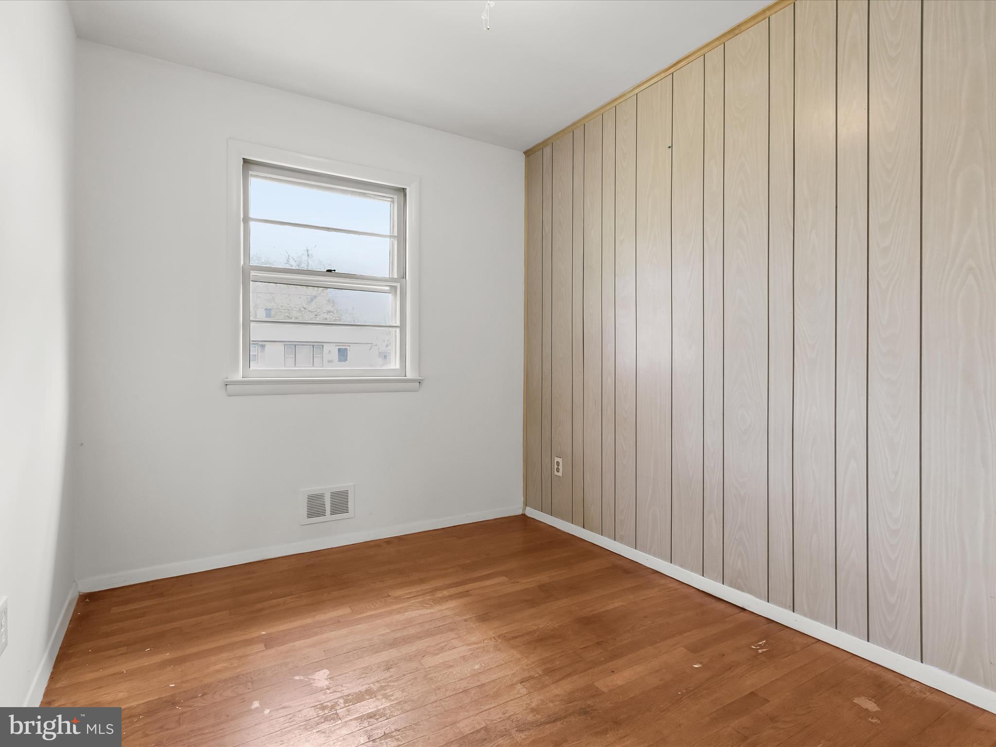 6908 Elbrook Road Hyattsville, MD 20784 - Photo 23 of 39 Bedroom