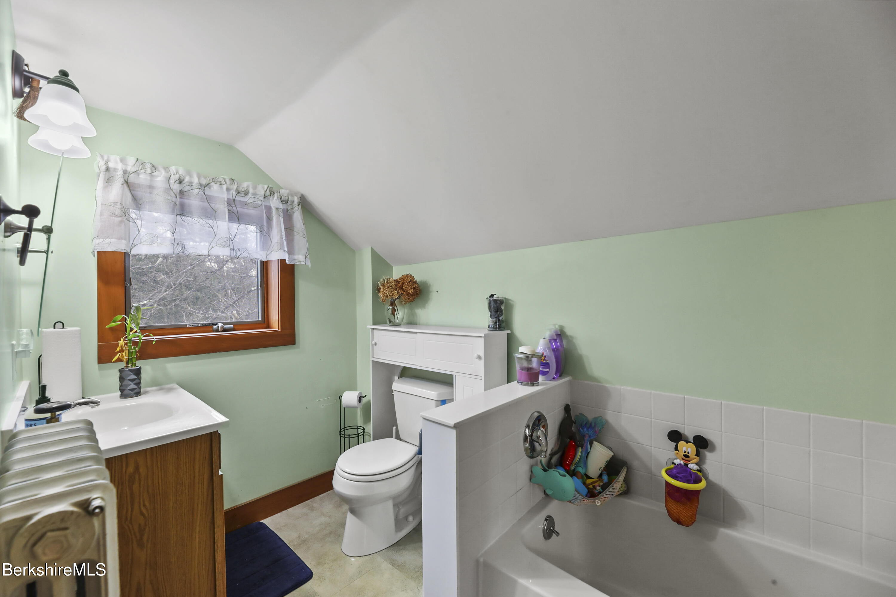 1127 North Hoosac Road Williamstown, MA 01267 - Photo 52 of 54 140 Second Floor Bathroom Two