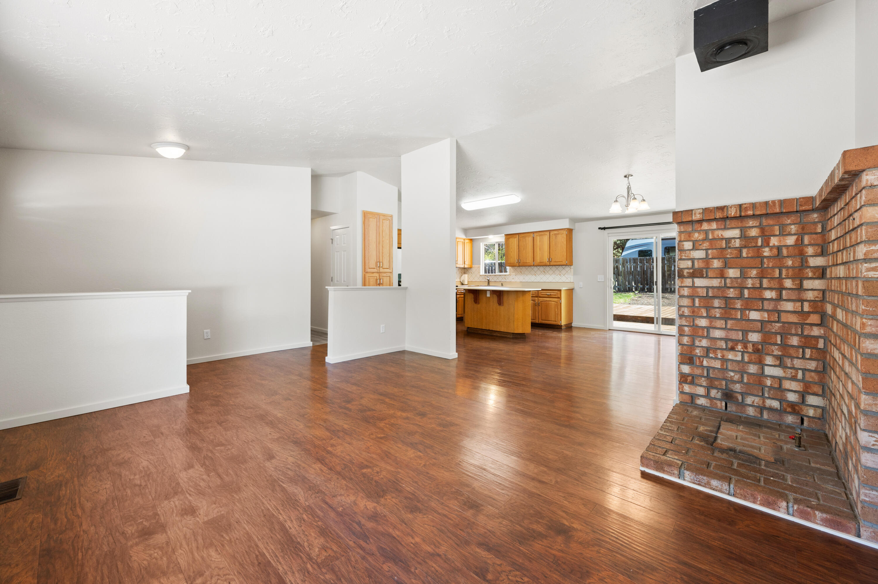 61207 Travis Road Bend, OR 97702 - Photo 12 of 48 61207TravisRd-12