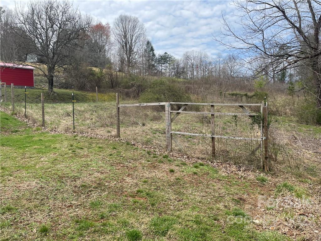 707 Beaver Creek Road Marion, NC 28752 - Photo 14 of 29 Gallery Image 14