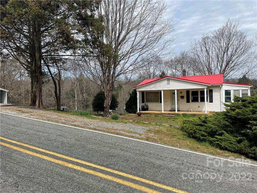 707 Beaver Creek Road Marion, NC 28752 - Photo 4 of 29 Gallery Image 4