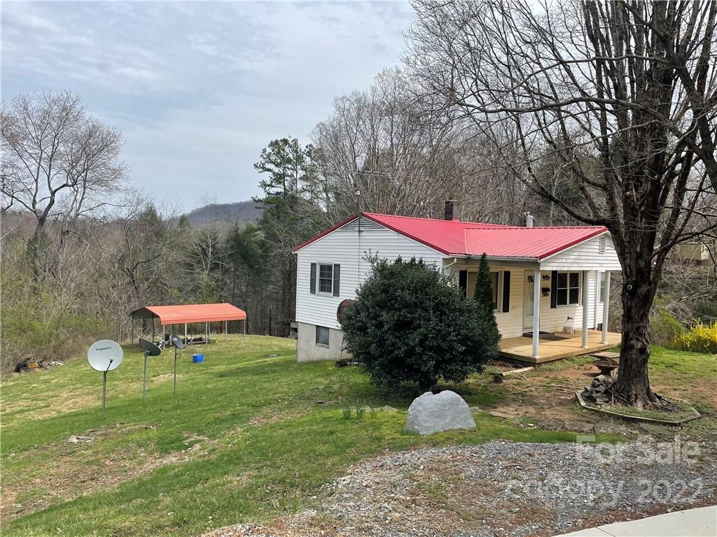 707 Beaver Creek Road Marion, NC 28752 - Photo 5 of 29 Gallery Image 5