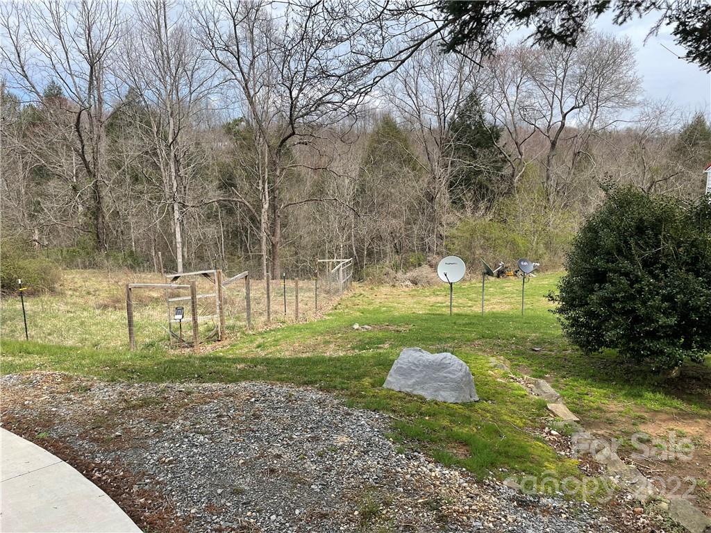 707 Beaver Creek Road Marion, NC 28752 - Photo 7 of 29 Gallery Image 7