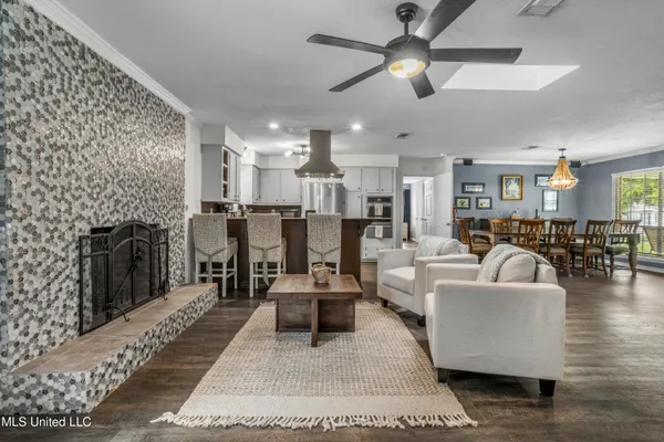 $425,000 | 10 Wenmar Avenue, Pass Christian, MS 39571