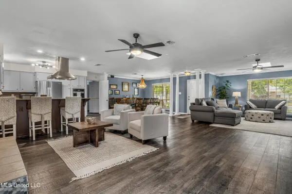 $425,000 | 10 Wenmar Avenue, Pass Christian, MS 39571