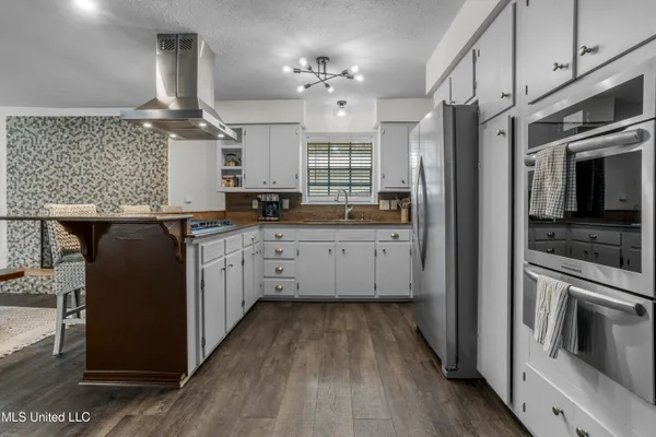 $425,000 | 10 Wenmar Avenue, Pass Christian, MS 39571