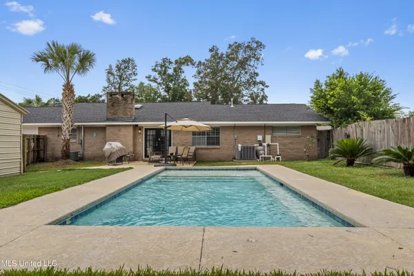 $425,000 | 10 Wenmar Avenue, Pass Christian, MS 39571