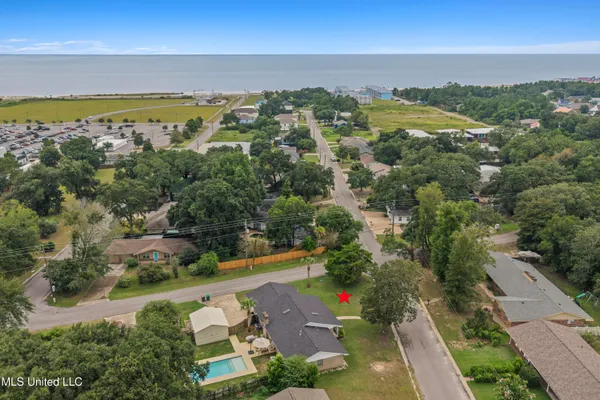 $425,000 | 10 Wenmar Avenue, Pass Christian, MS 39571