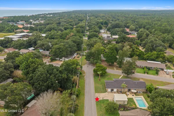$425,000 | 10 Wenmar Avenue, Pass Christian, MS 39571