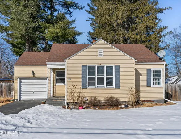 $275,000 | 525 Kenwood Avenue, Bethlehem, NY 12054