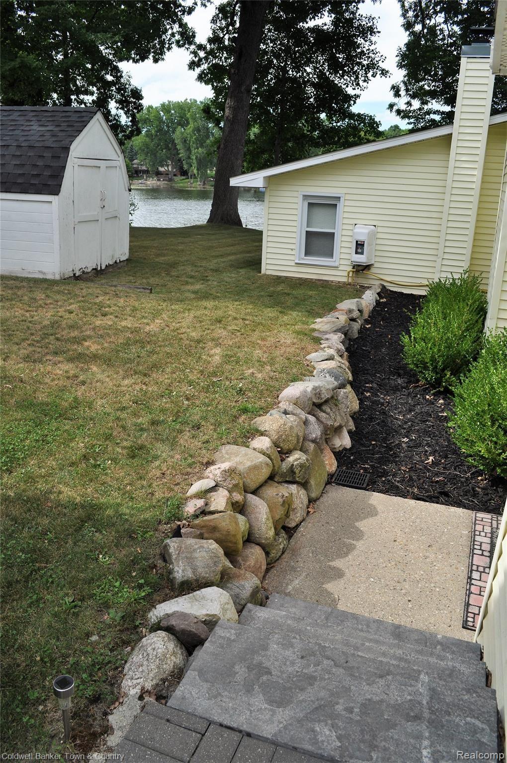 1760 Clark Lake Road Brighton, MI 48114 - Photo 19 of 32 DSC_0107.jpg