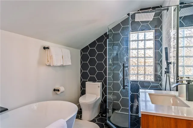 $5,995 | 1350 Bay Shore Boulevard, Irondequoit, NY 14609