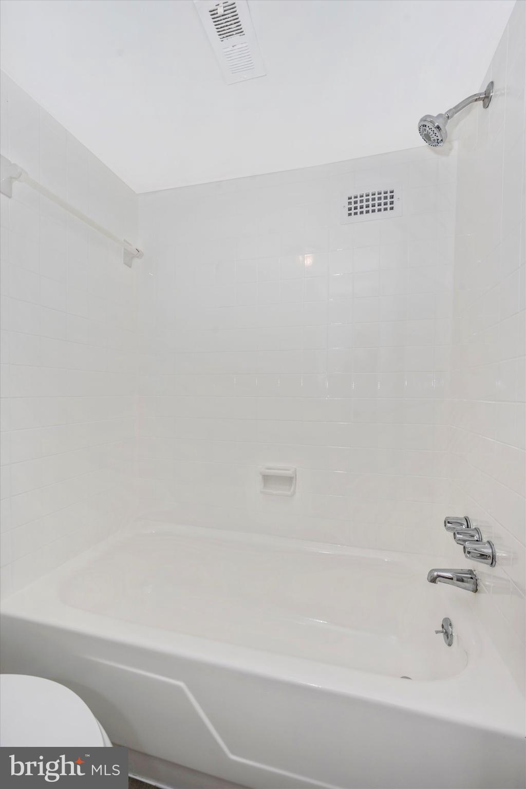 1836 Metzerott Road, Unit 920 Adelphi, MD 20783 - Photo 27 of 35