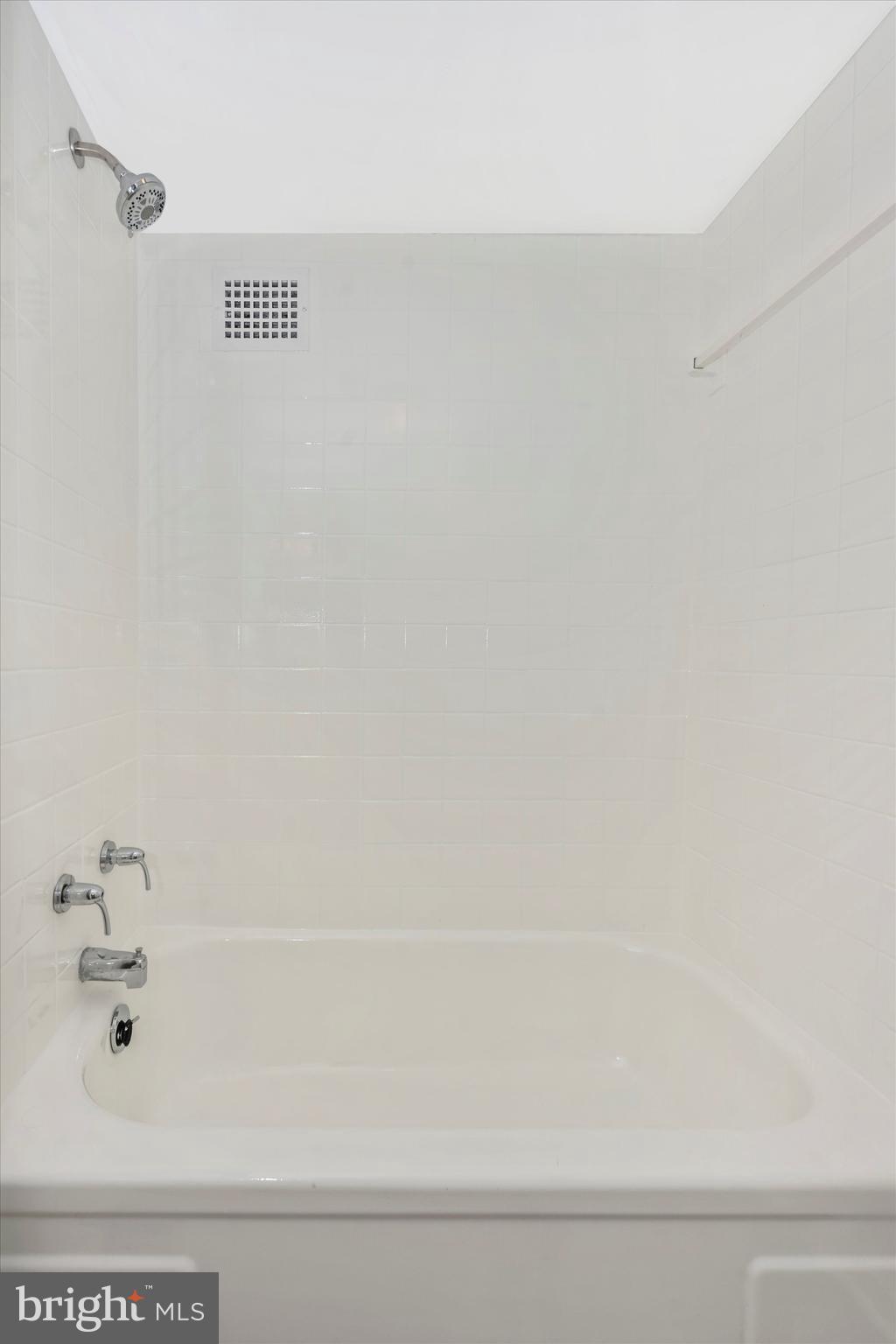 1836 Metzerott Road, Unit 920 Adelphi, MD 20783 - Photo 33 of 35