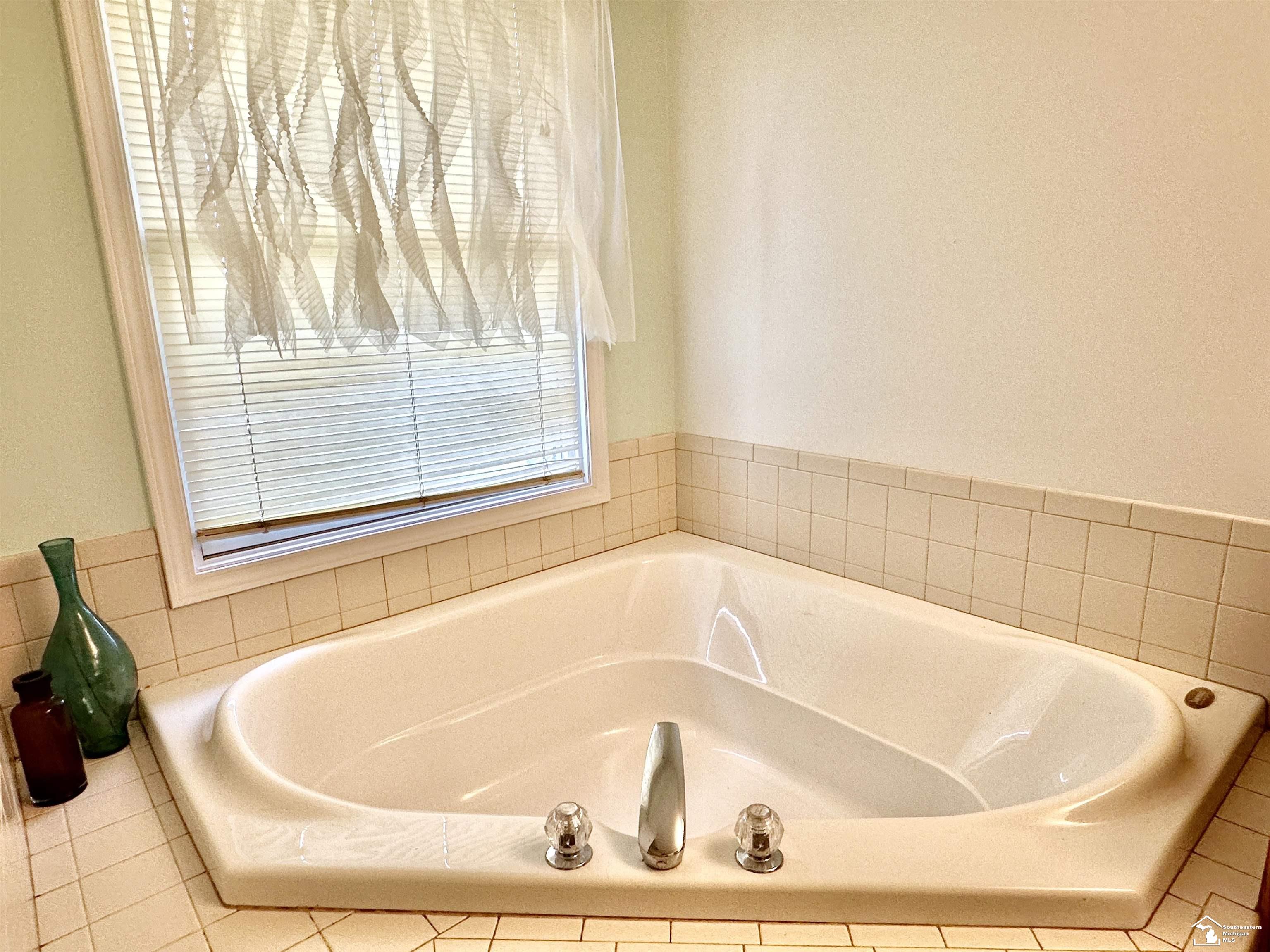 429 West Hurd Road Monroe, MI 48162 - Photo 34 of 40