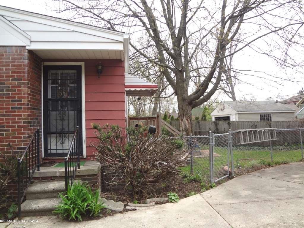 64 Devonshire Road Pleasant Ridge, MI 48069 - Photo 18 of 22 31378670-17.JPG