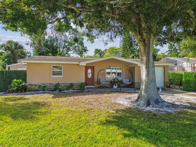 $465,000 | 226 Maple Avenue, Palm Harbor, FL 34684
