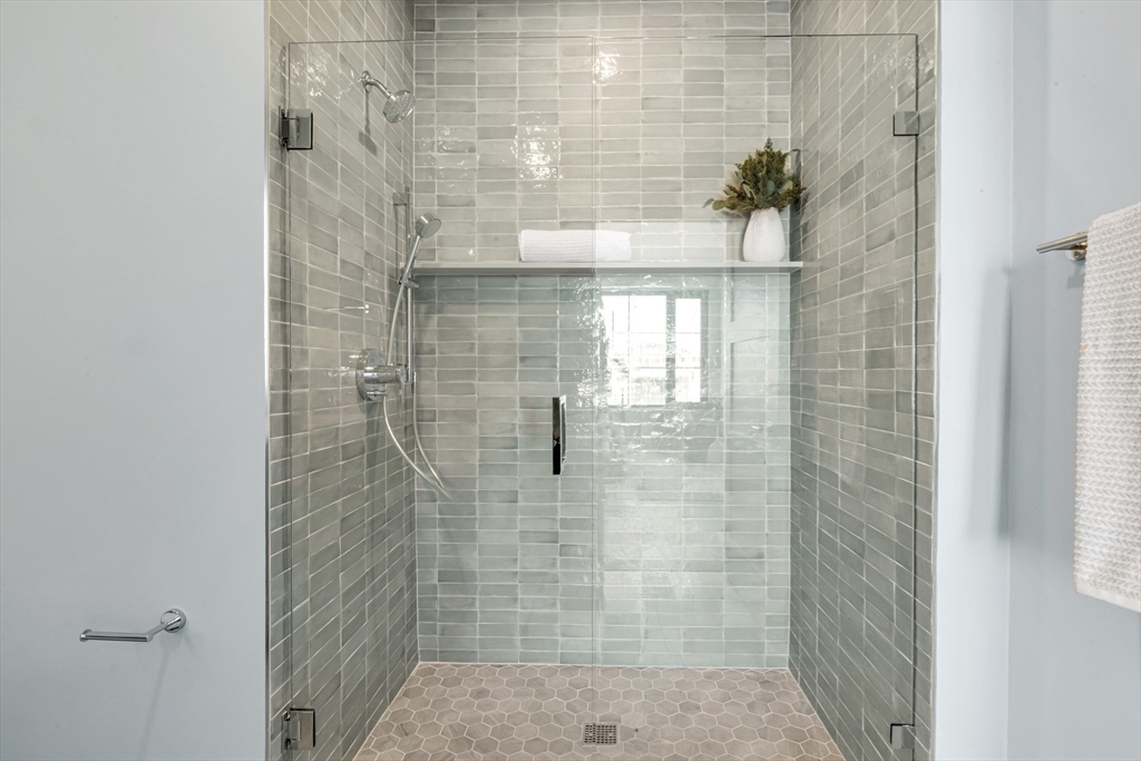 34 Oak Street, Unit 204 Boston, MA 02136 - Photo 18 of 27