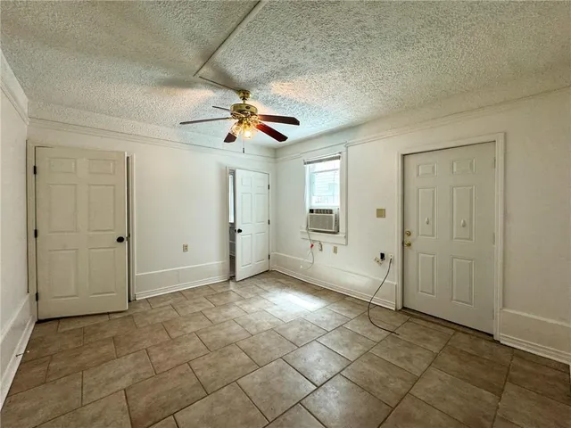 $1,400 | 1838 Moss Street, New Orleans, LA 70119