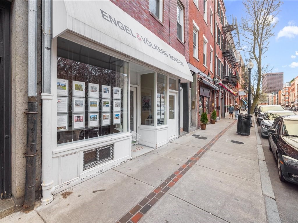 345-347 Hanover Street Boston, MA 02113 - Photo 3 of 22 a view of a building with a outdoor space