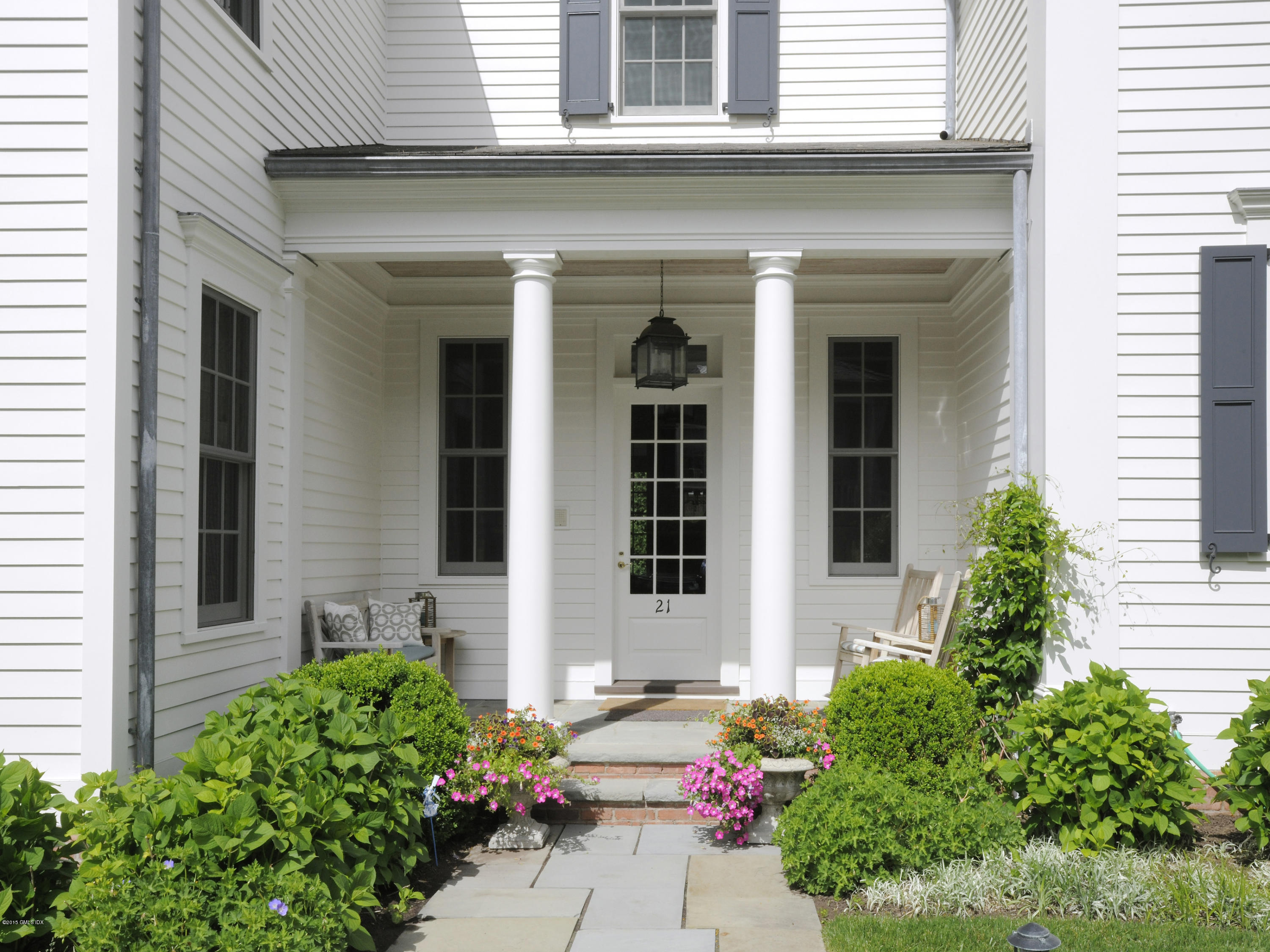 21 North Street Greenwich, CT 06830 - Photo 11 of 12 Side Entry