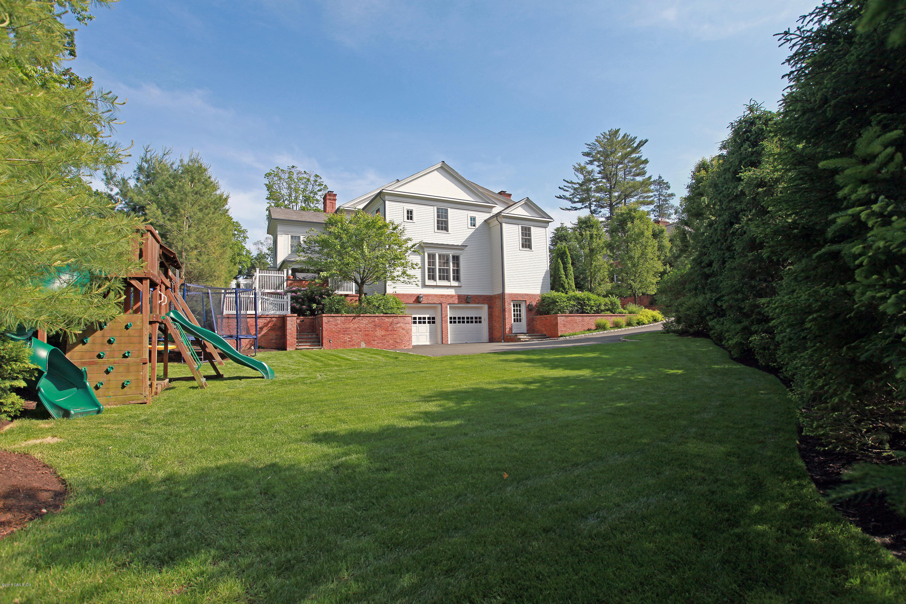 21 North Street Greenwich, CT 06830 - Photo 12 of 12 Yard