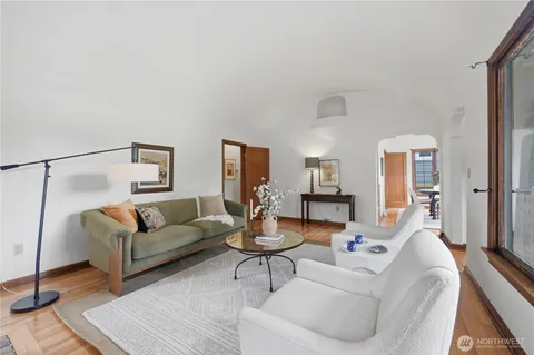 $1,198,000 | 7550 21st Avenue Northeast, Seattle, WA 98115